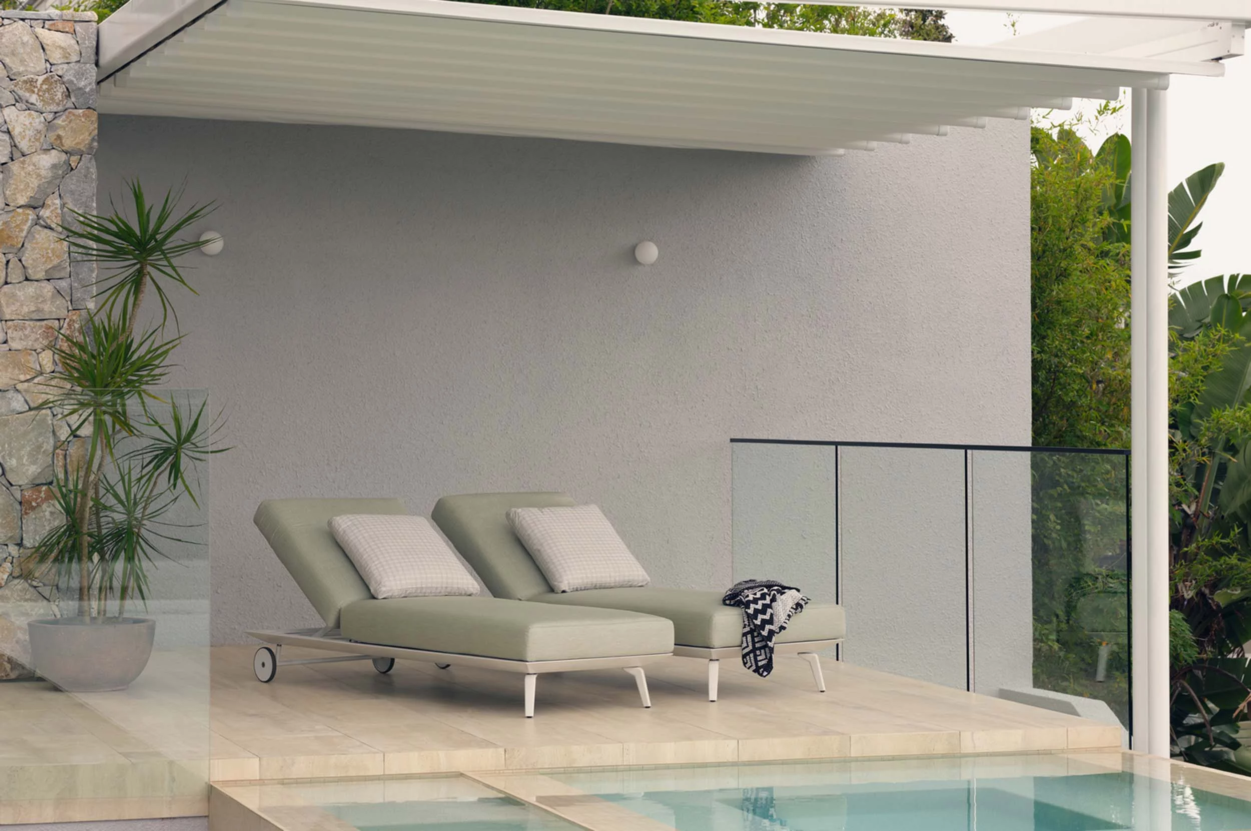 king_cove_reclining_sun_lounge_1.webp