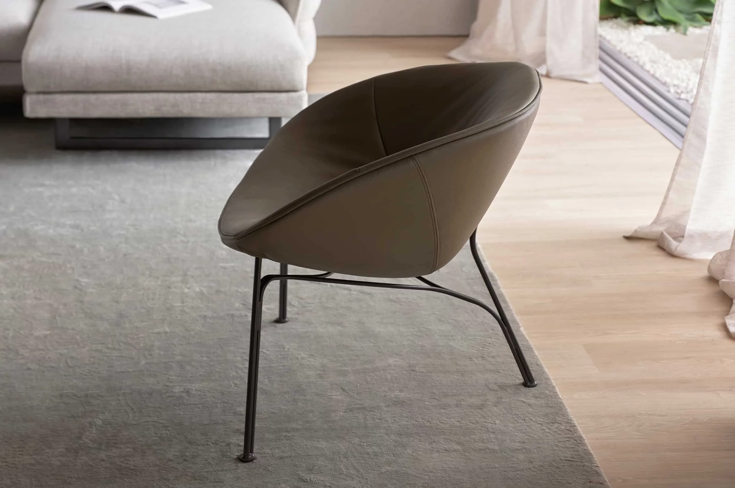 luna_indoorchair_3_1.webp