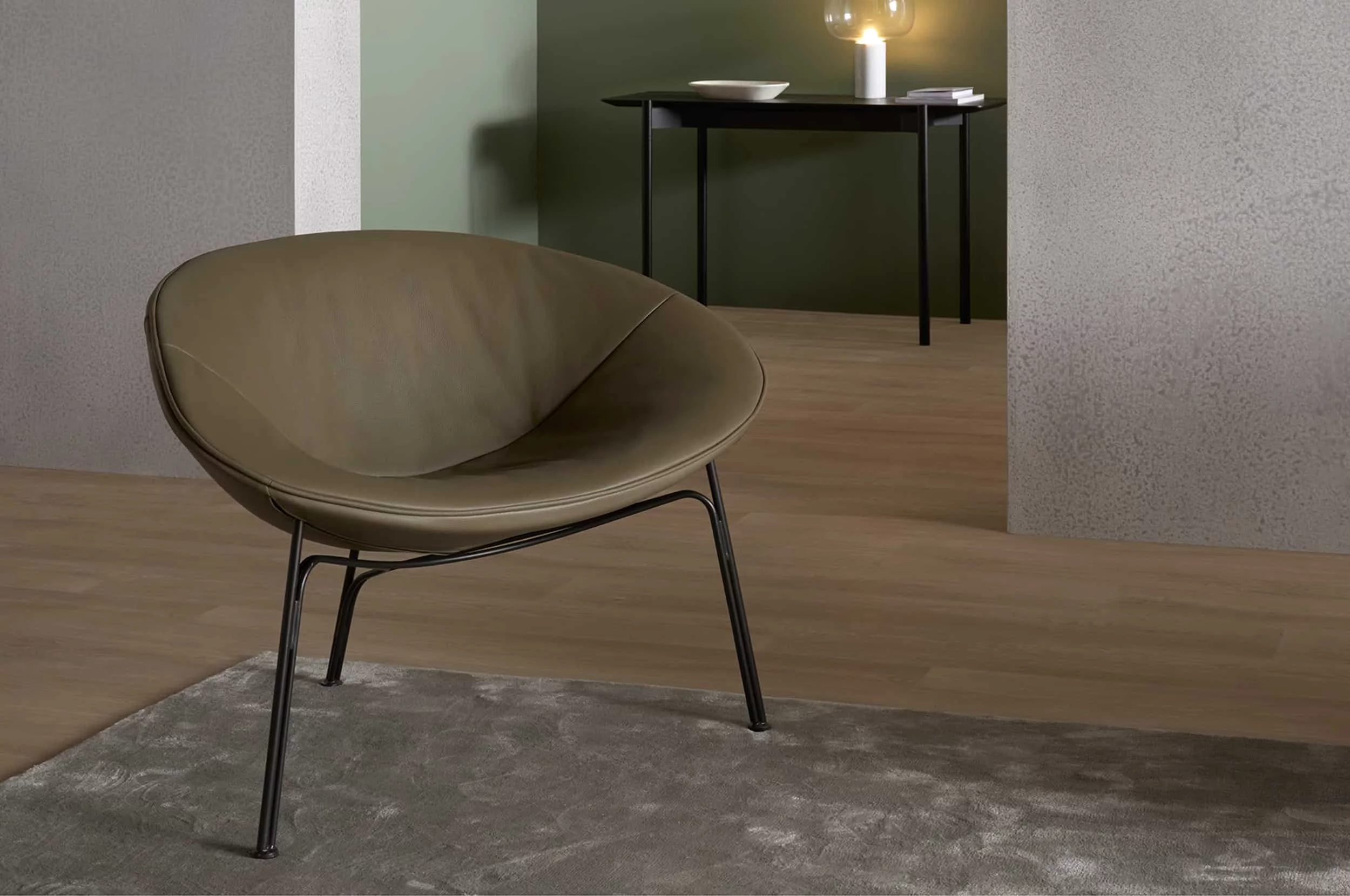 luna_indoorchair_1_1.webp